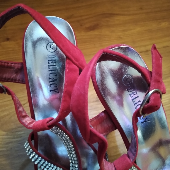 Delicacy Red Platform Heels - Picture 2 of 3
